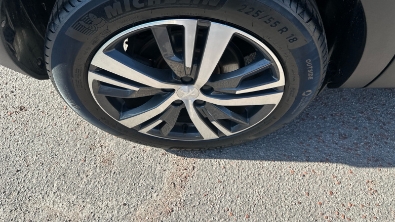 Peugeot 3008 1.2 PureTech Allure Premium+ 5dr Petrol Estate